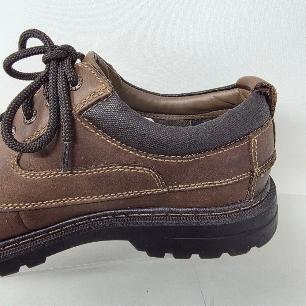 Dockers ships from
